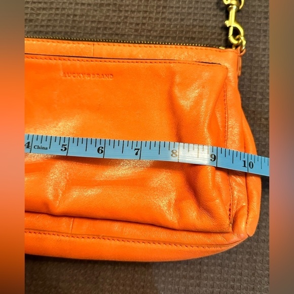 Lucky Brand Crossbody Bag. Like New - Beautiful Orange Leather - Picture 6 of 10